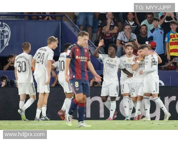 皇马10号足球明星的传奇之路与辉煌成就解析